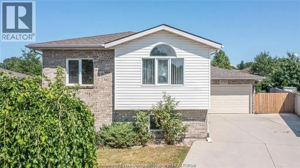 1752 Vicky Circle, Windsor